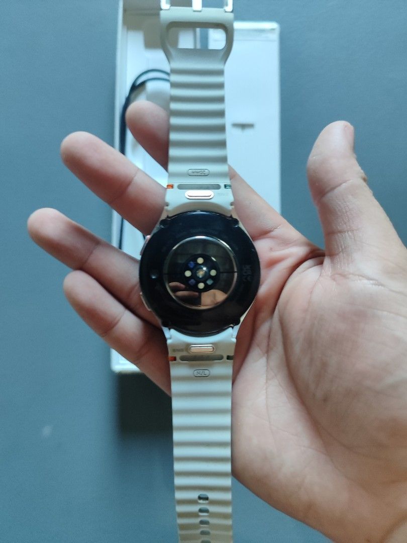 SAMSUNG GALAXY WATCH 7 (44MM) (Category: Wearables & Smart Watches) located in Bayambang. Submitted by koensells (Listing ID 1465643856, Image 2). Description: - paint chips only, minimal flaws - with charger - bt version - free ship na MOP: GCASH/MARI MOD: JNT Can do meetups around Bayambang or nearby cities. strictly no returning of items.