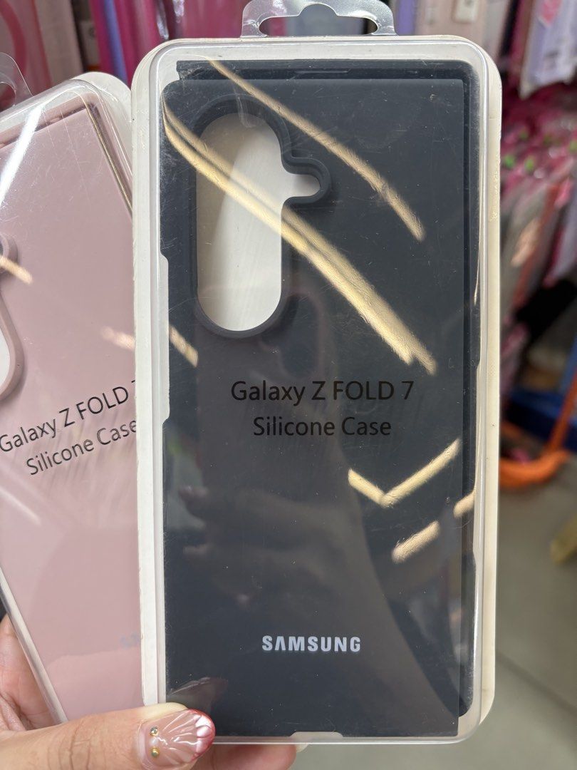Samsung Z Fold 7 Phone Case (Category: Cases & Sleeves) located in Taguig. Submitted by grassyyieeebeyb (Listing ID 1465616320, Image 2). Description: 599 each For Samsung Z Fold Z Phone Case.
