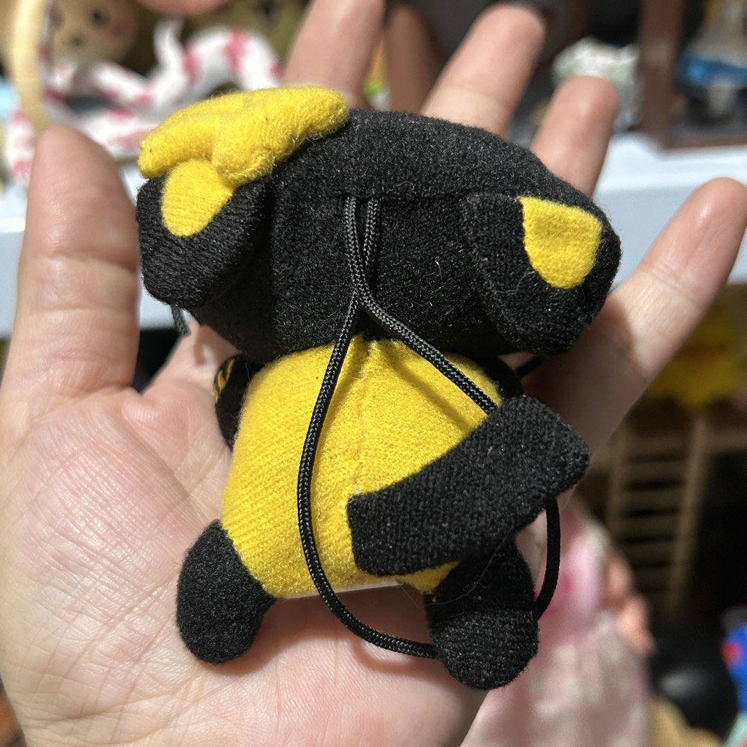 Sanrio Chococat Plush Charm (Category: Plushies & Soft Toys) located in Quezon City. Submitted by kitsune.treasures (Listing ID 1465702193, Image 3). Description: *First to pay policy! *1 day reservation only. Failure to pay on time, auto cancel. 📍Quezon City * MOD: J&T | Lalamove * MOP: GCASH | BPI 📦ON HAND AND READY TO SHIP! CONDITION: WHAT YOU SEE IS WHAT YOU GET. Dimensions: Kindly check the photos for the actual measurements. Please check 