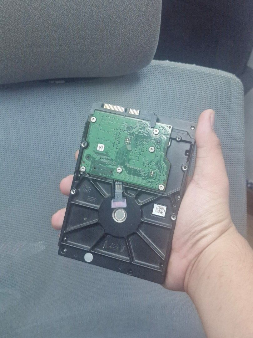 Seagate Barracuda 500GB 3.5 SATA Hard Drive (Category: Hard Disks & Thumbdrives) located in Manila. Submitted by wideterrain (Listing ID 1465700402, Image 2). Description: - Brand/Model: Seagate Barracuda (ST500DM002) - Capacity: 500GB storage - Form Factor: Standard 3.5" for desktop PCs - Performance: 7200 RPM speed - Interface: SATA - Condition: Pulled from a working system, tested, and ready for formatting RFS: Need funds.