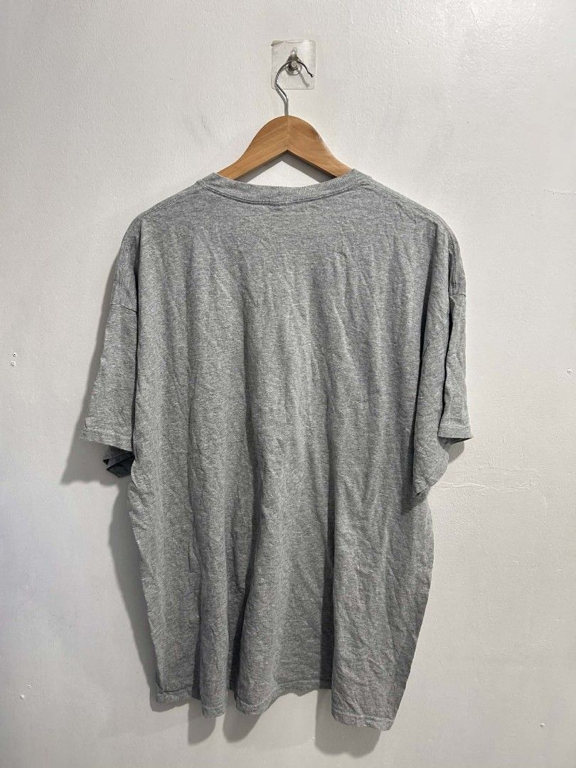 SeaWorld Orca Graphic Tee | Gray | 2XL (Category: Tshirts & Polo Shirts ) located in Rizal. Submitted by thrift_finds_739 (Listing ID 1465686057, Image 2). Description: NO ISSUE Size: 2XL Color rate: 9/10 Length: 30 Width: 25 Please manage your expectations — we open premium bulk ukay bundles shipped directly from the US! 🇺🇸.