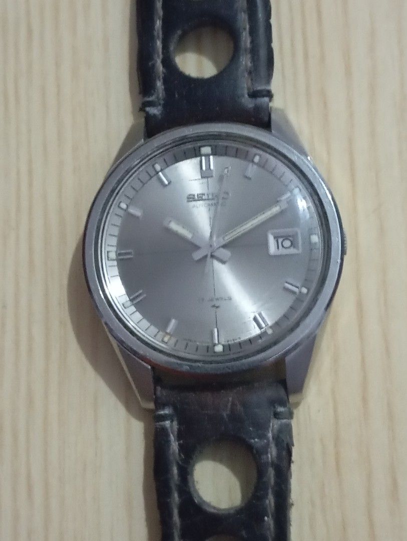 Seiko auto 7005 vtg (Category: Men's Watches) located in Las Pinas. Submitted by quick_deals_great_finds2 (Listing ID 1465685840, Image 1). Description: Original vintage 60s Automatic 7005 38mm medium Good working condition.