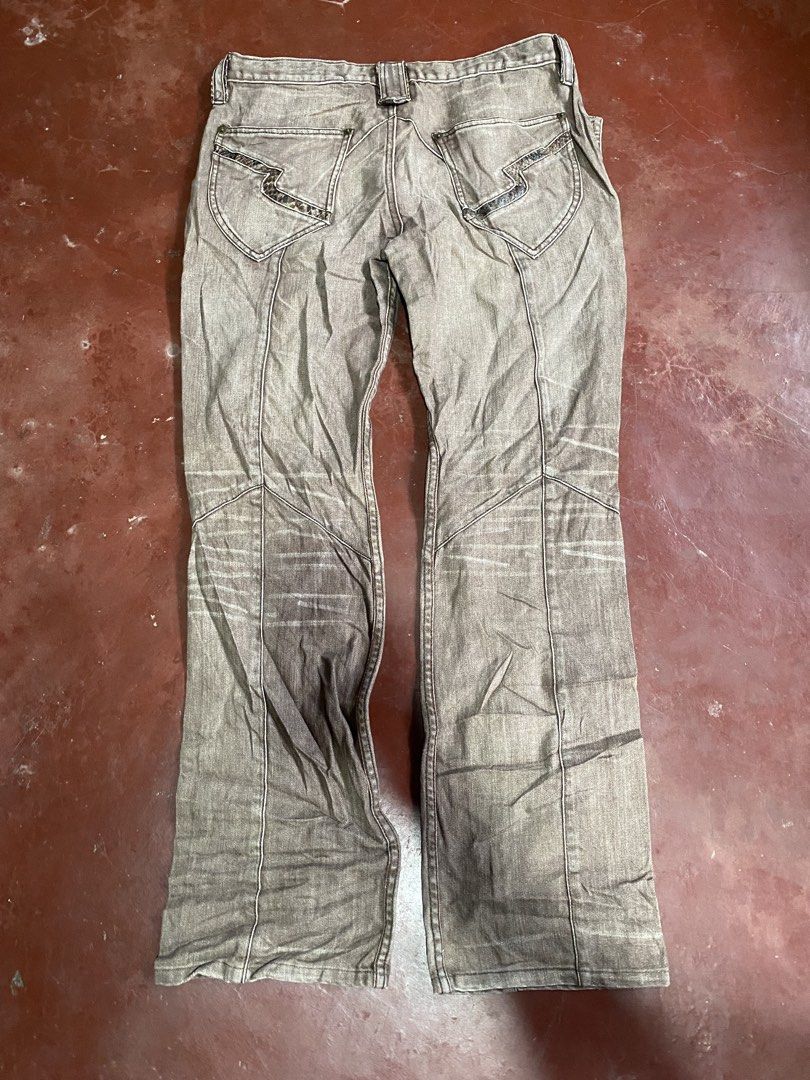 semantic design distressed brown denim jeans size LL (Category: Jeans) located in Laguindingan. Submitted by purto_nato42 (Listing ID 1465729897, Image 3). Description: - Brand/Style: Semantic Design Japanese streetwear aesthetic brown denim jeans - Size: LL (100% cotton) - Design: Unique paneled seam construction with a cool distressed wash - Closure: Classic button fly - Details: Eye-catching patterned pocket trim on both front and back pockets