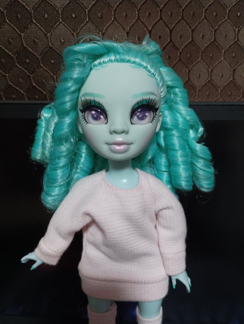 Shadow High Berry Skies Doll (Category: Kids Toys) located in Rizal. Submitted by purplepower7 (Listing ID 1465701559, Image 2). Description: redressed in original hair style no shoes payment via G-Cash shipping via GGX.