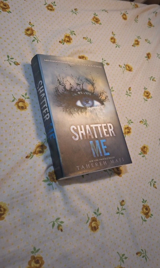 Shatter Me (Category: Storybooks) located in Manila. Submitted by roy.vicencio_140 (Listing ID 1465612763, Image 1). Description: Shatter Me by Tahereh Mafi - 550 Pesos.