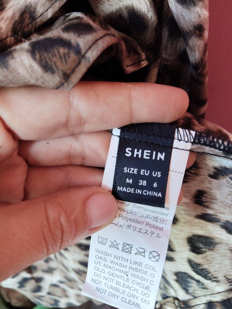 SHEIN Leopard Print Ruffle Mini Dress (Category: Dresses) located in Siquijor. Submitted by thesummit26 (Listing ID 1465605398, Image 3). Description: SHEIN leopard print dress 🐆🤎 Brand new, never worn. Clean and in excellent condition. Decluttering my closet..