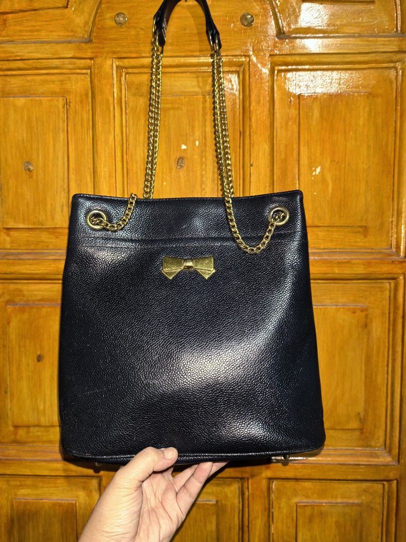 Shoulder bag chain (Category: Shoulder Bags) located in Manila. Submitted by khulet2008 (Listing ID 1465667583, Image 1). Description: Nina Ricci 2way bag. No tarnish on chain Vintage bag Navy blue color Super nice in actual🙂.