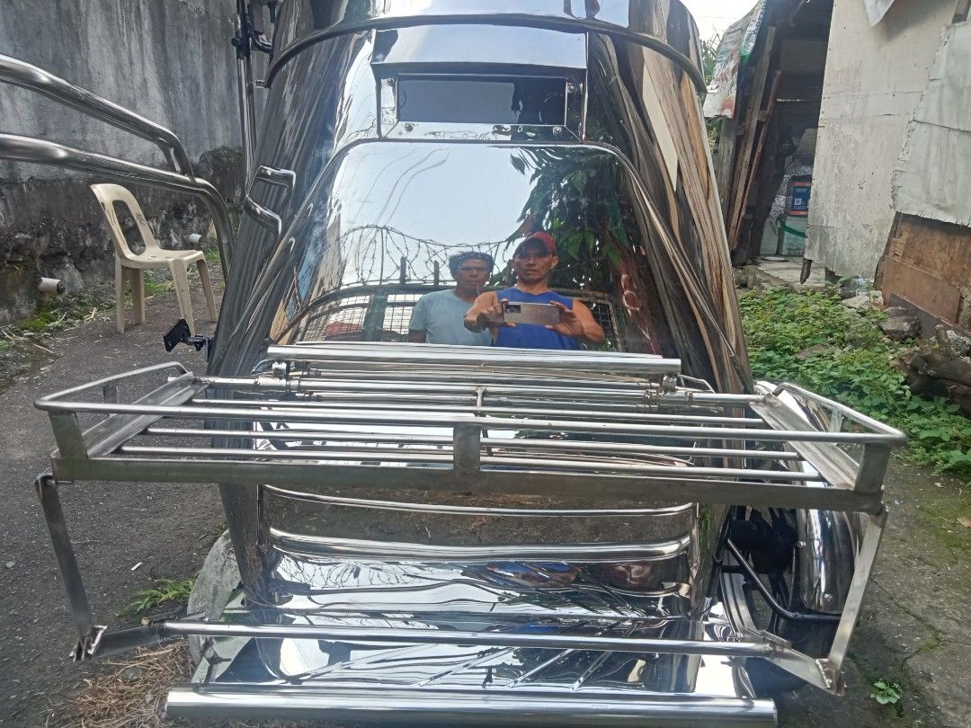 Side car (Category: Other Motorcycles Parts and Accessories) located in Quezon City. Submitted by lfrddd (Listing ID 1465597893, Image 1). Description: used side car for tricycle.