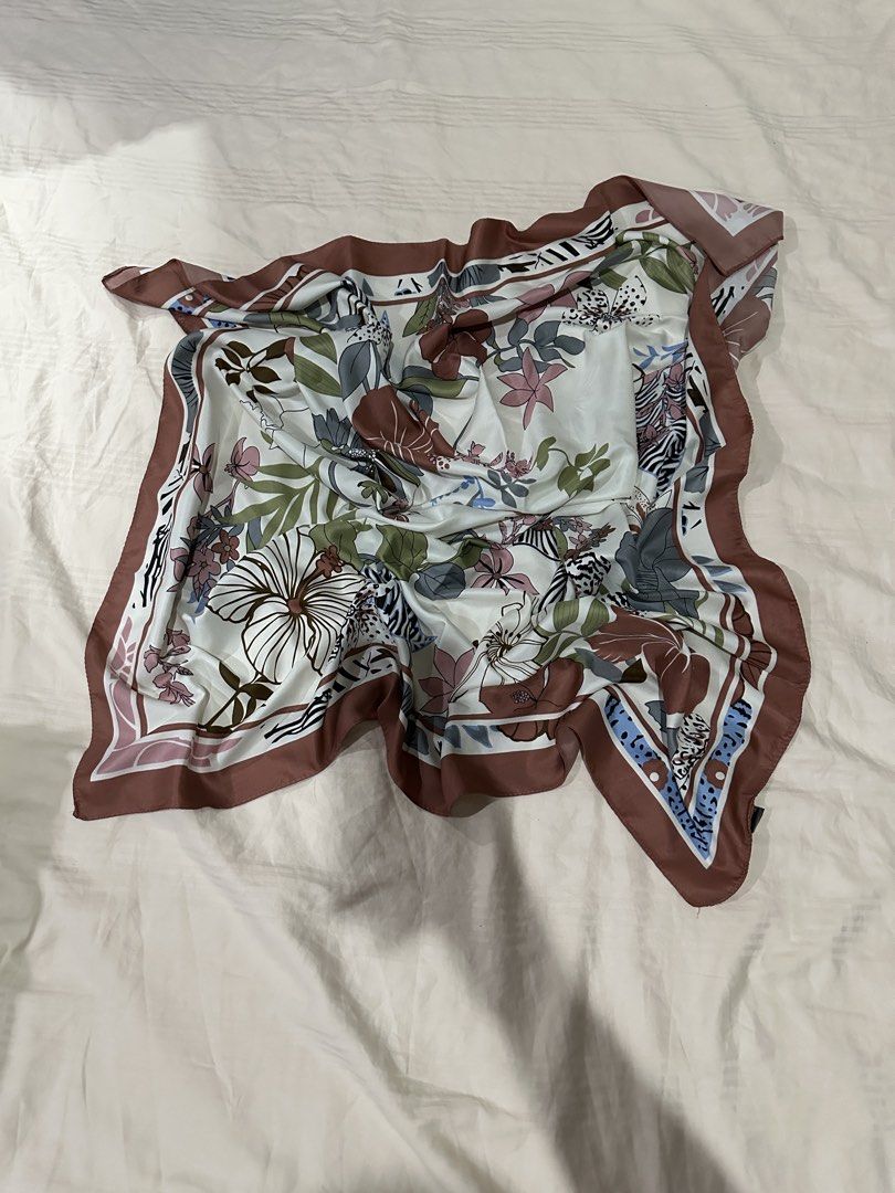 Silk Floral Square Scarf (Category: Scarves) located in Quezon City. Submitted by gentle_leirozay (Listing ID 1465650129, Image 1). Description: Washed once, never used Original price: ₱138.