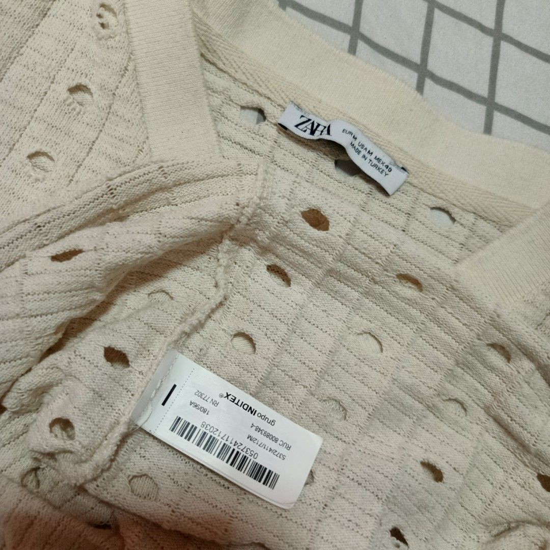 SLEEVELESS KNITTED TOP MED(20*23) (Category: Tshirts & Polo Shirts ) located in Quezon City. Submitted by ahyazheabea (Listing ID 1465678065, Image 2). Description: .