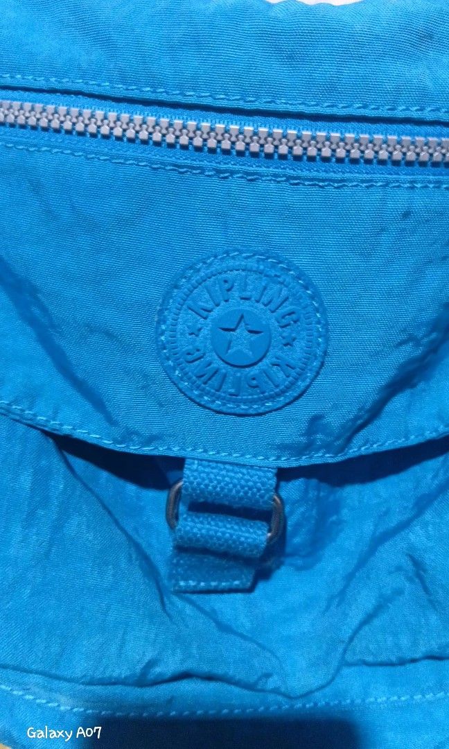 SLING BAG/ SHOULDER BAG (Category: Sling Bags) located in Banaybanay. Submitted by ram_3 (Listing ID 1465620747, Image 3). Description: KIPLING Slingbag/ shoulder bag Authentic/legit W/ unggoy pa🥰 3 compartments No flaws Not faded Location: Banaybanay, Davao Oriental.