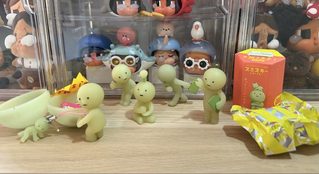 Smiski Work Series Flute Strap (Category: Designer & Blind Box Toys) located in Pasig City. Submitted by stuffinmykloset (Listing ID 1465587018, Image 1). Description: ‼️WTS/LFB‼️ 400 each TINGI 2200 as SET (350 each for 6 figs plus strap) 📌unsealed: approving, on the road, presenting, good idea, looking back and smiski scared strap Mint condition, replacement boxes only x sensi sa box 📌bnew flute Legit seller! Can be verified with Carousell ac