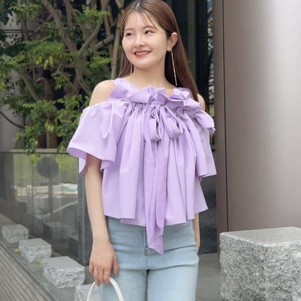 SUPER SALE‼️SNIDEL cut off top (Category: Blouses) located in San Jose del Monte. Submitted by mamiracky (Listing ID 1465636555, Image 1). Description: Last price posted In good condition No flaws No when worn .