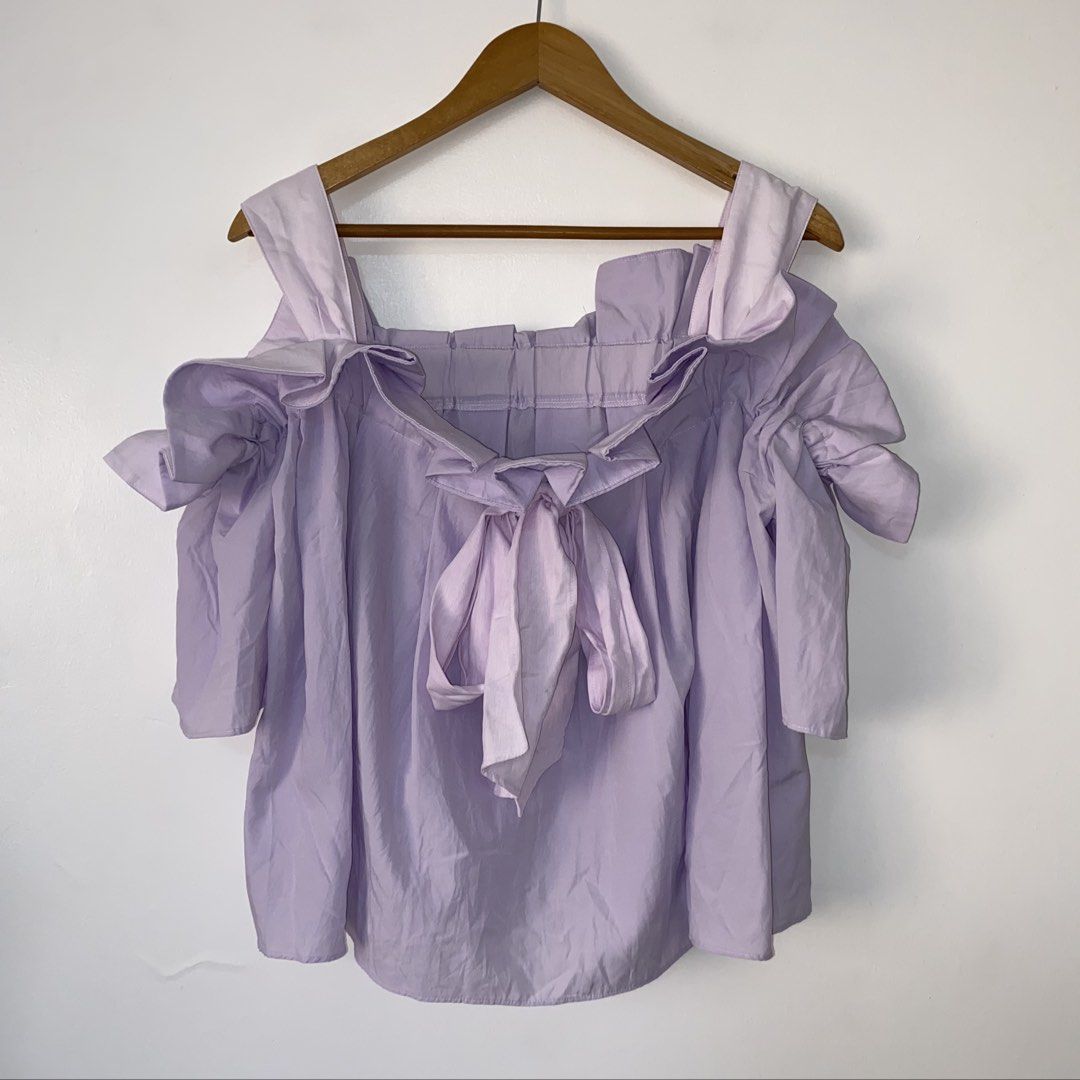 SUPER SALE‼️SNIDEL cut off top (Category: Blouses) located in San Jose del Monte. Submitted by mamiracky (Listing ID 1465636555, Image 2). Description: Last price posted In good condition No flaws No when worn .