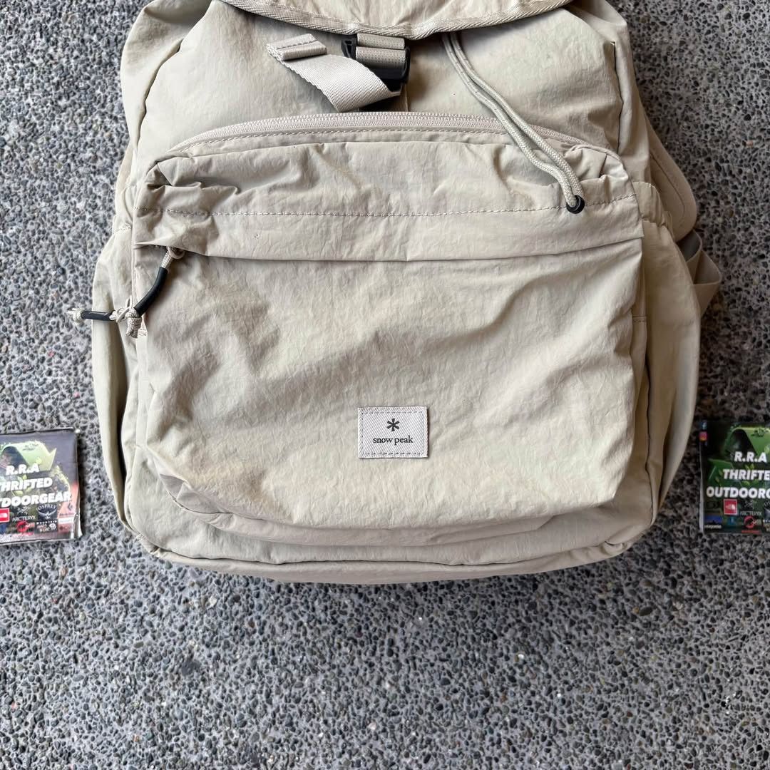 Snow Peak Backpack 15L (Category: Backpacks) located in Caloocan City. Submitted by rjlthrifts (Listing ID 1465709812, Image 3). Description: Snow Peak Backpack 15L for both city life and light outdoor recreation. Excellent Condition Color Rate 10/10 No Issue. Price. 2,280 Loc. South Caloocan Courier. J&T And Flash Express.