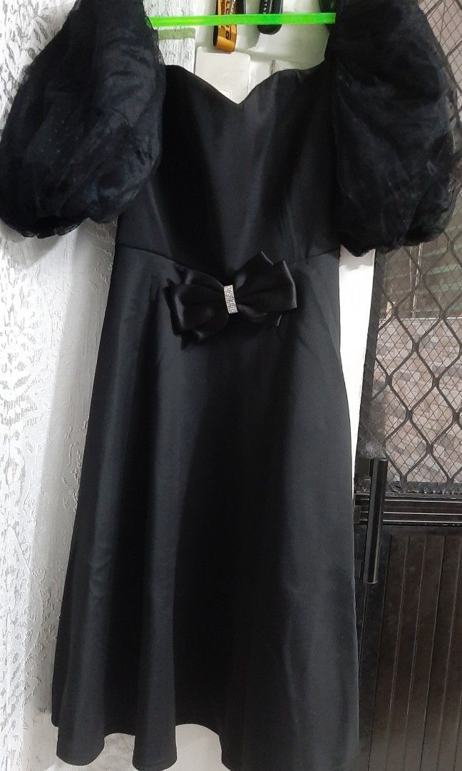Sofia Karimadon small size black (Category: Evening dresses & gowns) located in Baras. Submitted by iambriane07 (Listing ID 1465580643, Image 2). Description: .
