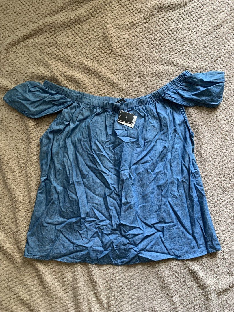 Soft Denim OffShoulder Top (Category: Blouses) located in Manila. Submitted by nuelaar (Listing ID 1465627003, Image 1). Description: .