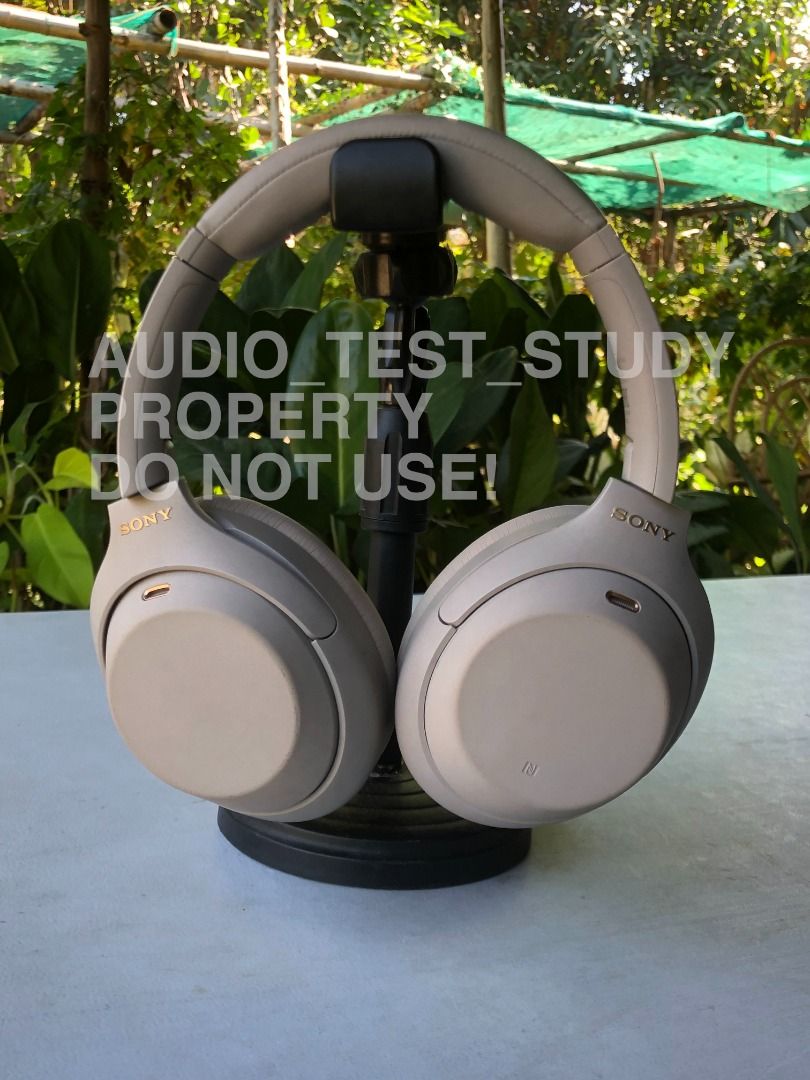 SONY WH-1000XM4 GRAY/SILVER (Category: Headphones & Headsets) located in Lingayen. Submitted by Audio_test_study (Listing ID 1465600497, Image 1). Description: SONY WH-1000XM4 ingat sa scammers na mura Comes with: Original box Hard case Airplane adapter 3.5mm audio cable ** Software reset, ready for new user ** Leather in excellent condition ** Cosmetic: 10/10 ** Battery: 10/10 Features: Active Noise Cancellation Ambient Sound Mode Passive Noise 