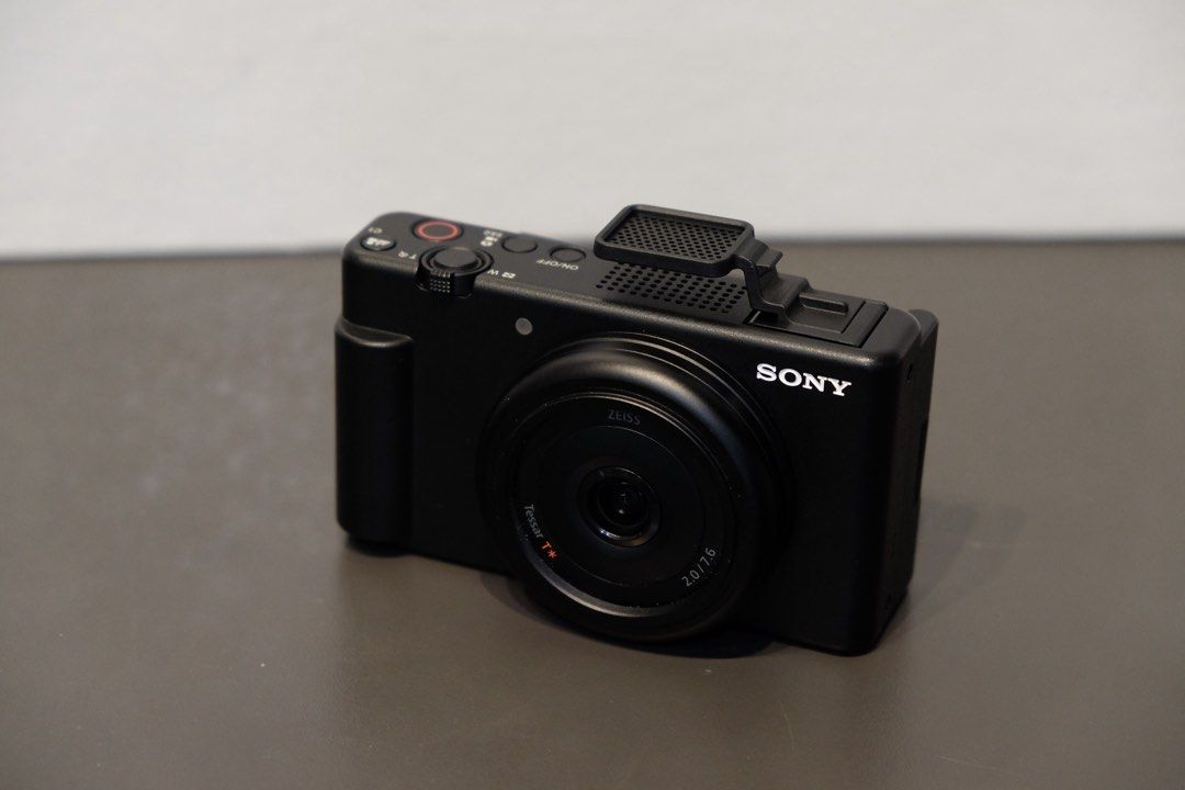 Sony Zv1F (Category: Cameras) located in Manila. Submitted by camerabuyandsell (Listing ID 1465759336, Image 1). Description: For sale‼️ Vlogging camera Sony Zv1F / 20.91MP📸 PHP21,000💸 Condition: ✅💯% Good condition ✅keypad working ✅Autofocus working ✅Quality shots ✅No fungus ✅No vignette ✅ good as new Comes with: ➡️ Zv1F body ➡️battery ➡️charger 📍location Gadget Central Farmers plaza cubao QC Upper-ground gadget central Front of Jollibee Open