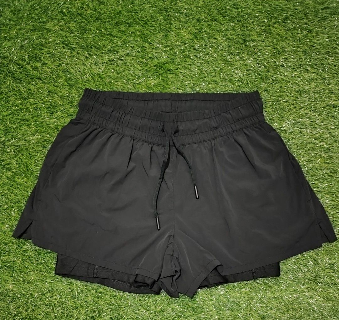 Spyder Black Athletic 2n1 Running Shorts (Category: Activewear) located in Cebu City. Submitted by deadjay84 (Listing ID 1465674001, Image 1). Description: - Brand: Spyder - Color: Classic Black - Size: Small on tag - Design: Double-layer style with built-in inner short and lightweight outer shell - Fit: Elastic waistband with adjustable drawstring cords - Storage: Convenient side pockets - Details: Small Spyder brand logo printed on the back - B