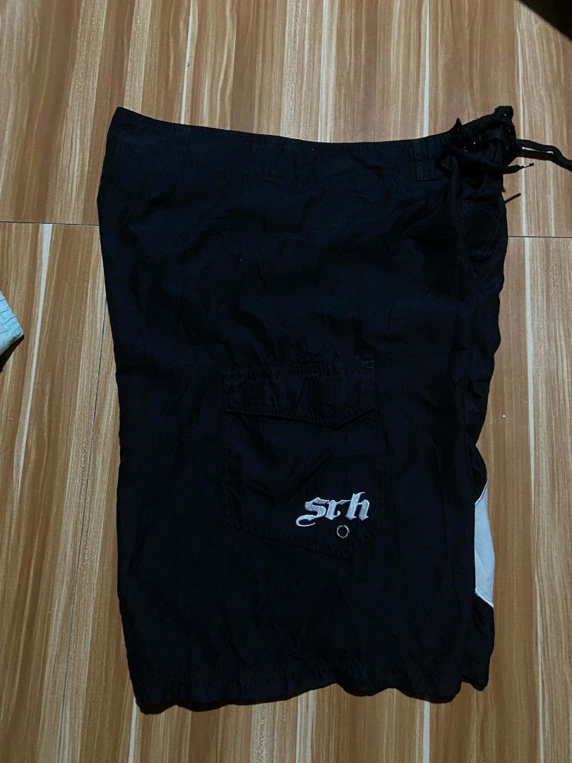 SRH BIG LOGO (Category: Swim Trunks & Board Shorts) located in Manila. Submitted by drenren (Listing ID 1465676116, Image 3). Description: SRH L:22 W:34 HEM:13 1k yours na.