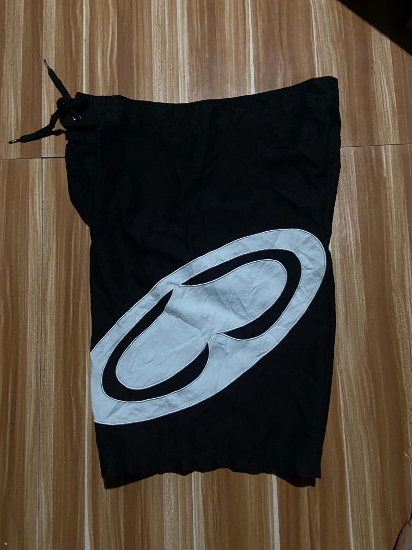 SRH BIG LOGO (Category: Swim Trunks & Board Shorts) located in Manila. Submitted by drenren (Listing ID 1465676116, Image 2). Description: SRH L:22 W:34 HEM:13 1k yours na.
