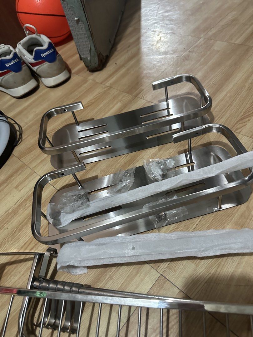 Stainless Steel Bathroom Storage Shelves Set (Category: Bathroom & Kitchen Fixtures) located in San Pedro. Submitted by claire7818 (Listing ID 1465633154, Image 3). Description: - Complete Set: Includes 2 solid rectangular shelves with drainage slots and 1 large wire basket. - Rust-Resistant & Durable: Made of high-quality stainless steel, perfect for wet areas like the shower or kitchen. - Multi-Purpose: Great for organizing shampoo, soap, bath 