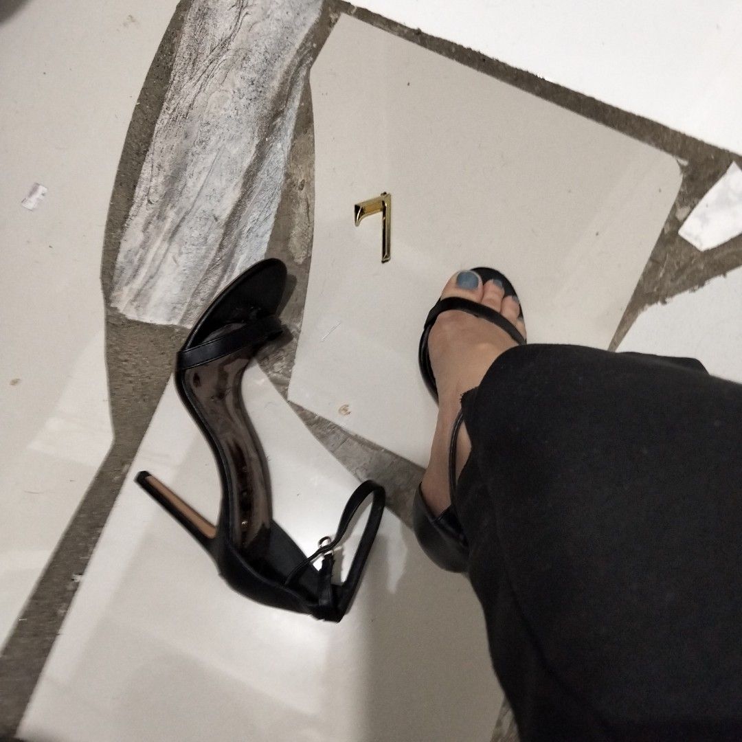 Stilleto (Category: Sandals) located in El Salvador. Submitted by francheskaukayukay (Listing ID 1465593890, Image 3). Description: .