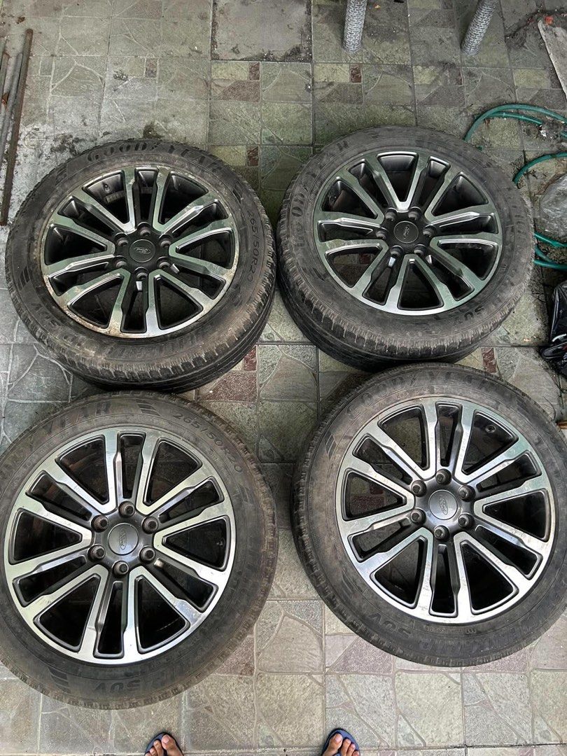 STOCK MAGS FORD EVEREST 20s (Category: Mags and Tires) located in Manila. Submitted by pierce_120 (Listing ID 1465702201, Image 1). Description: Ford everest 2020 stock mags 20s no issue sa mags tires 30-25% tread life dasma cavite.