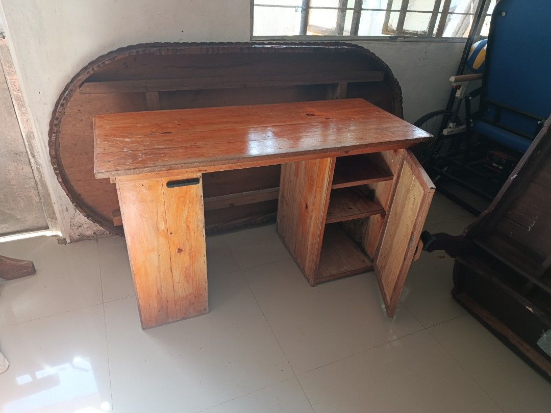 Study Table and Chair (Category: Tables & Sets) located in Manila. Submitted by jj_john13 (Listing ID 1465611948, Image 3). Description: Good condition table and chair Slightly negotiable.