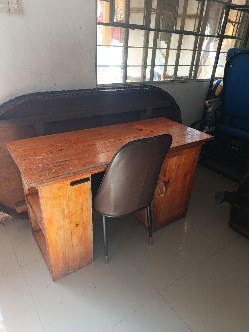 Study Table and Chair (Category: Tables & Sets) located in Manila. Submitted by jj_john13 (Listing ID 1465611948, Image 2). Description: Good condition table and chair Slightly negotiable.
