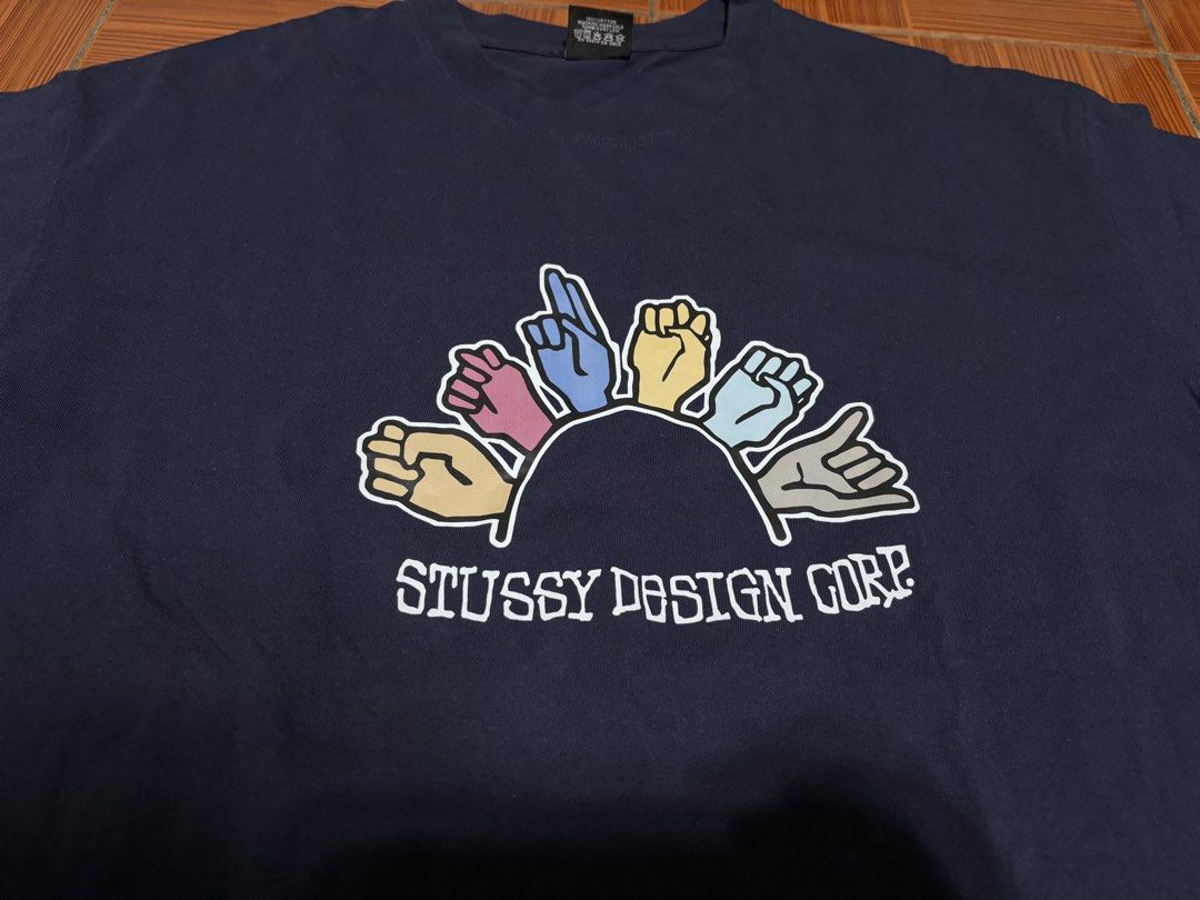 Stussy Hand Sign (Category: Tshirts & Polo Shirts ) located in Manila. Submitted by jawnty (Listing ID 1465694181, Image 3). Description: Stussy Hand Sign Tee Condition: 9.5/10 Size: 23/30 Issue: Worn Once, With Seal and Tags ₱700 Negotiable 📍 Sampaloc, Manila Loc ‼️ Can do shipping via Lalamove or J&T, COD via LBC.