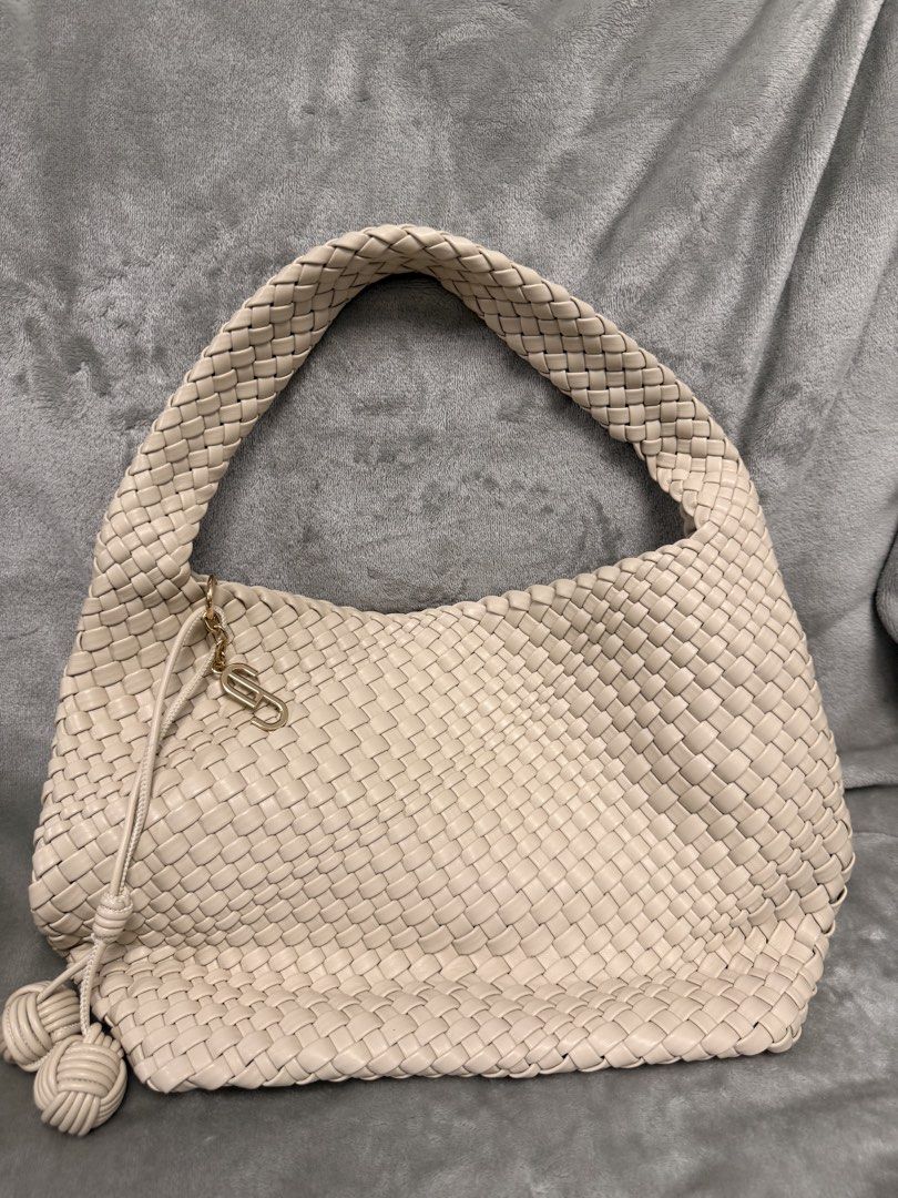 Sugar monday thailand brand (Category: Shoulder Bags) located in San Isidro. Submitted by aylioooo (Listing ID 1465612490, Image 2). Description: .