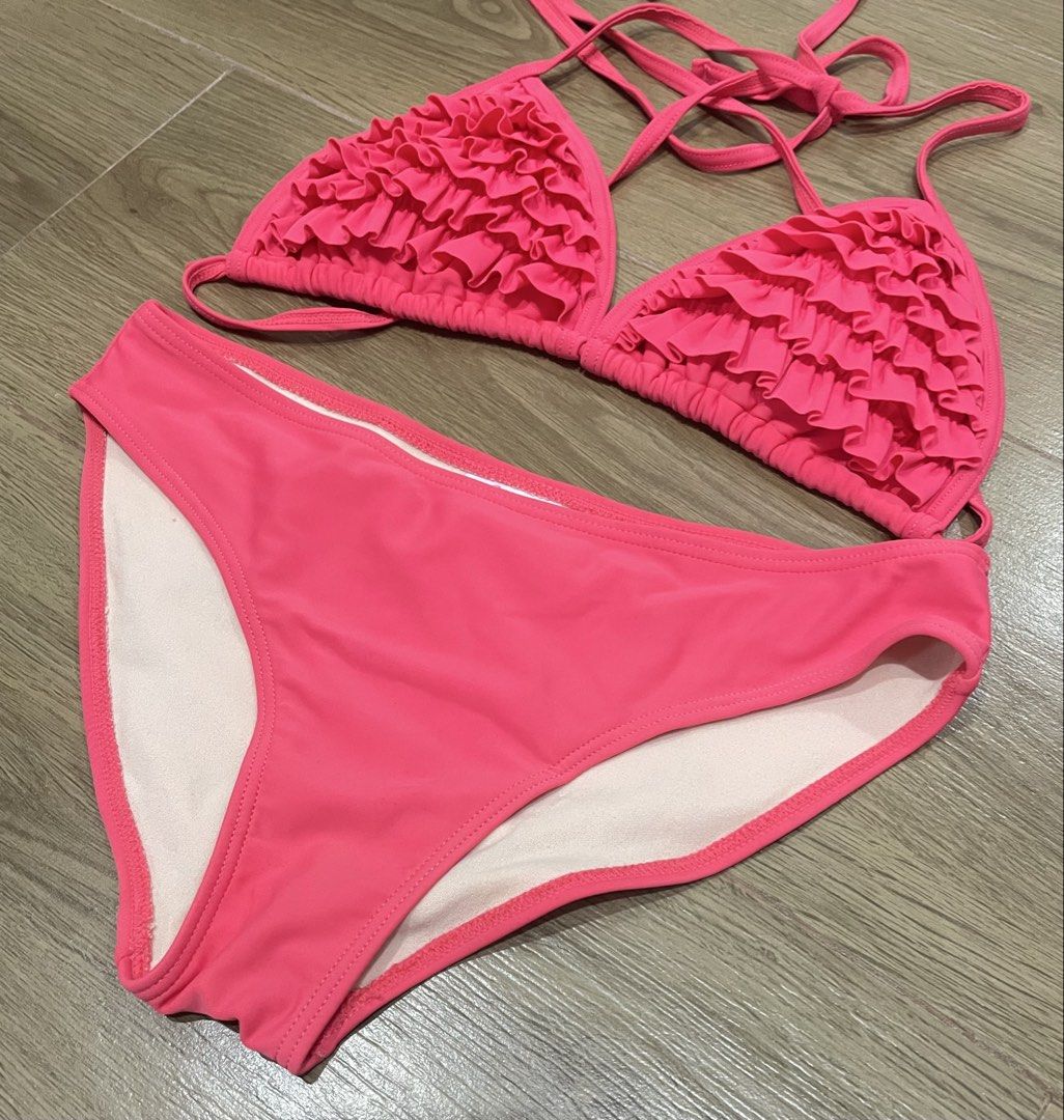 Sunkissed Hot Pink Two-Piece Bikini Set 💕 (Category: Bikinis & Swimsuits) located in Bulacan. Submitted by ladyjagged (Listing ID 1465630243, Image 2). Description: Size: Medium (M) Condition: Pre-loved | Worn only once Brand: Sunkissed ✨ Vibrant hot pink color ✨ Feminine ruffled design ✨ Comfortable and stylish ✨ Worn only once! Perfect for beach trips, pool parties, or your next summer getaway!.