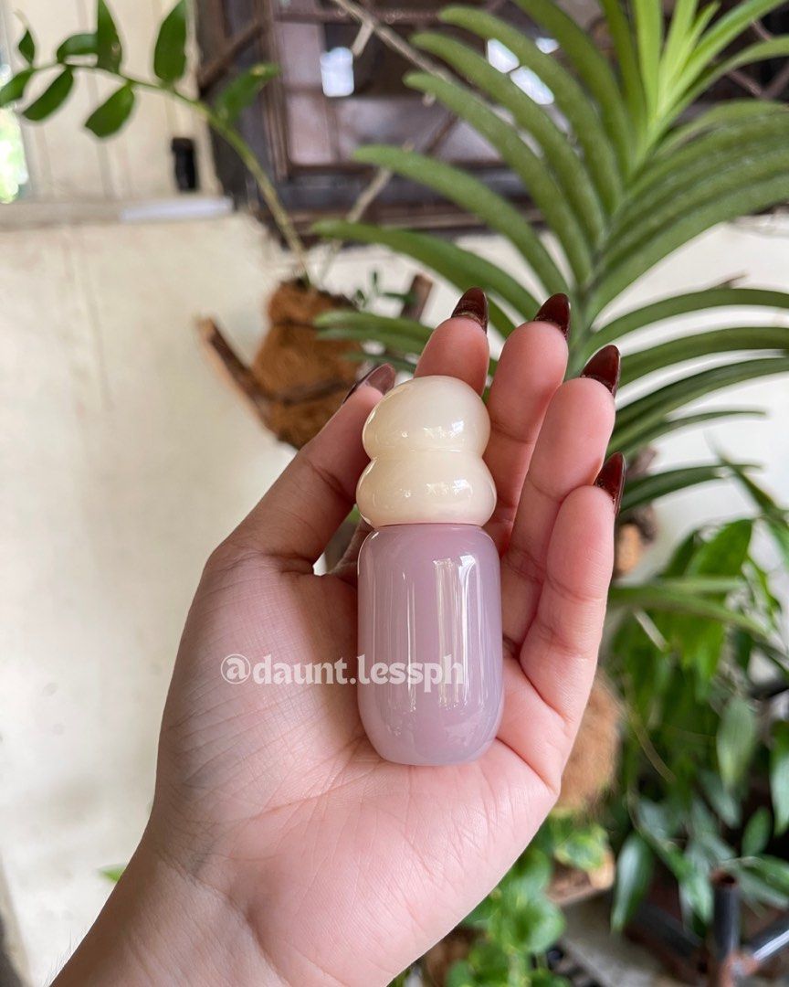 Sunnies Face Blush On - Sugar Plum ✨ (Category: Makeup) located in Manila. Submitted by daunt.lessph (Listing ID 1465728229, Image 3). Description: selling my Sunnies Face Blush On in the shade Sugar Plum. • Condition: Swatched only • Reason for selling: The shade doesn’t suit my skin tone Still in great condition and ready for a new home. 🤍.