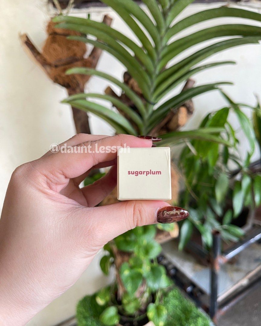 Sunnies Face Blush On - Sugar Plum ✨ (Category: Makeup) located in Manila. Submitted by daunt.lessph (Listing ID 1465728229, Image 2). Description: selling my Sunnies Face Blush On in the shade Sugar Plum. • Condition: Swatched only • Reason for selling: The shade doesn’t suit my skin tone Still in great condition and ready for a new home. 🤍.