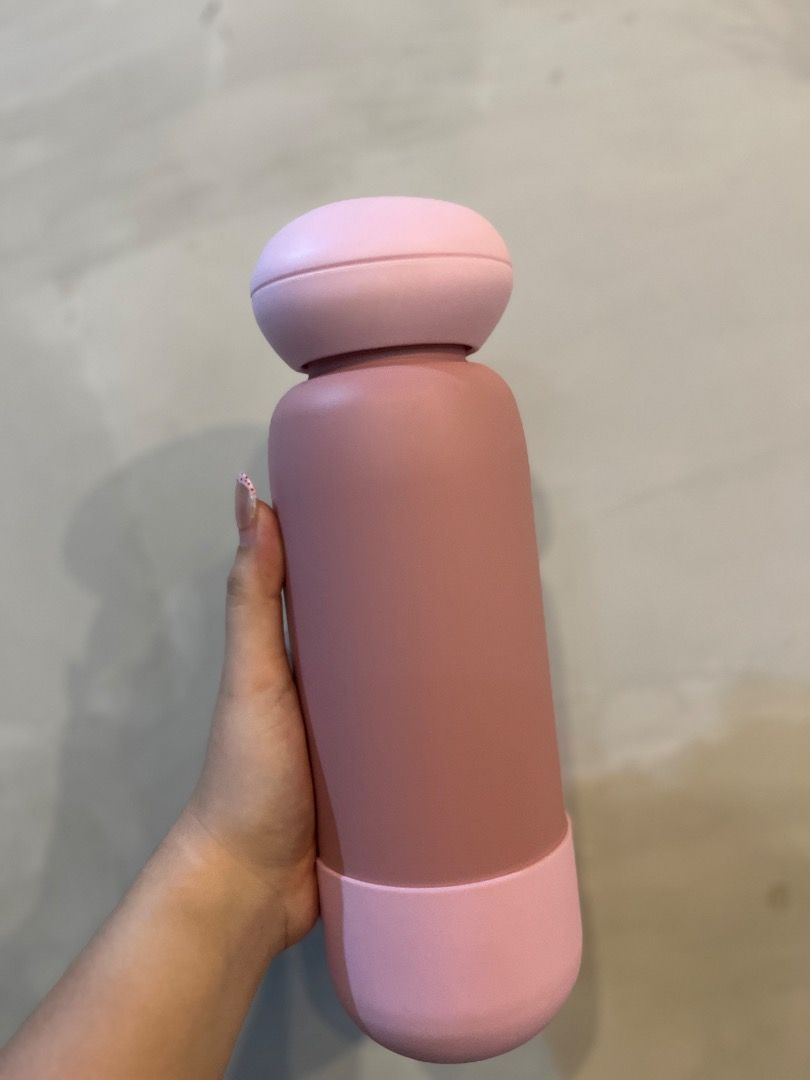 Sunnies Flask 25oz (Category: Water Bottles & Tumblers) located in Pasay City. Submitted by julliadlion.1 (Listing ID 1462052500, Image 2). Description: 25oz Sunnies Flask - Brand New with box - also available 16, 15 and 32oz - different colors available can mix and match.