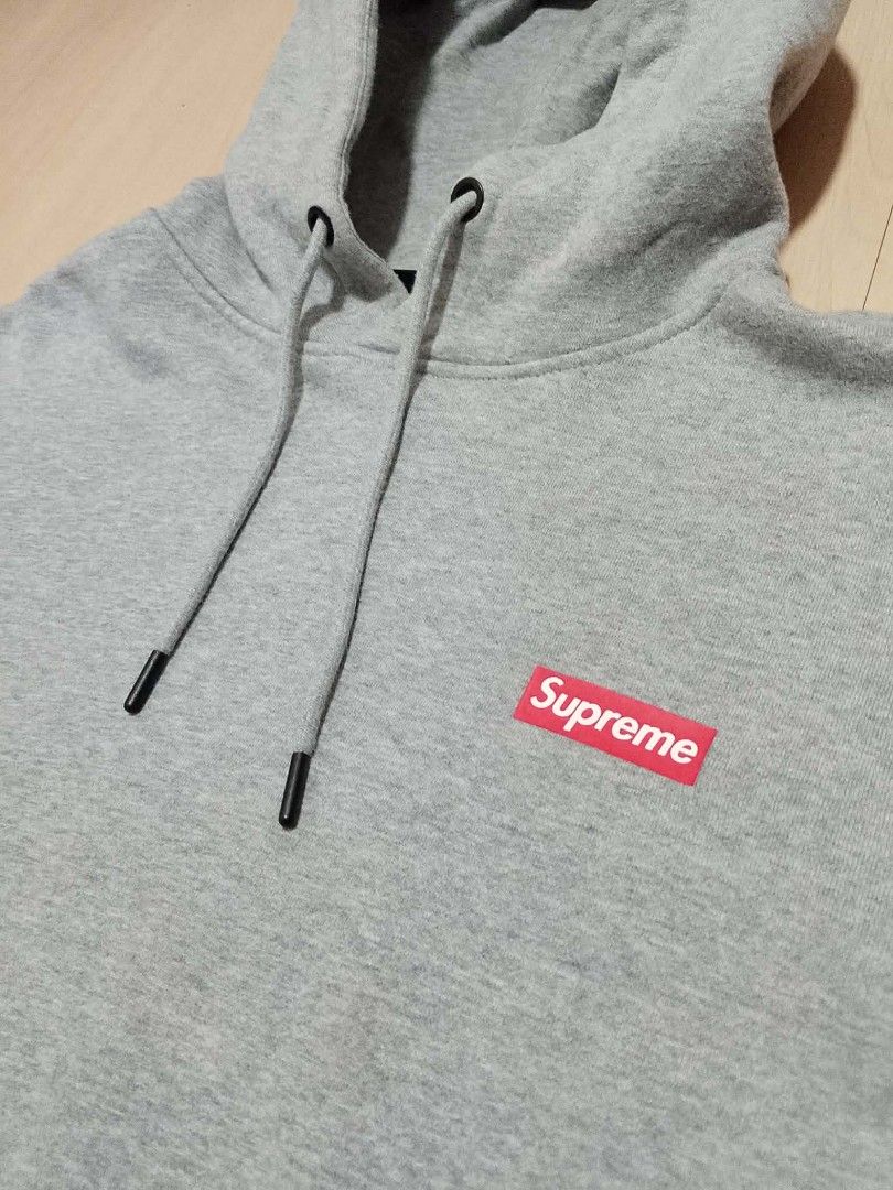 SUPREME DESIGNED BY ITALFIGO (Category: Coats, Jackets and Outerwear) located in Mexico. Submitted by thethrift010203 (Listing ID 1465635722, Image 3). Description: SUPREME DESIGNED BY ITALFIGO Color : GREY Fabic : 85% COTTON 15% POLYESTER Size on tag: SMALL kasya sa MEDIUM to LARGE fit sa XL Sobrang ganda, Comfortable WITH BIG BACK LOGO Width : 22.4 Length : 26.6 Condition : EXCELLENT condition Issue : NO ISSUE MOP : GCASH Ship via J&T Price :₱7