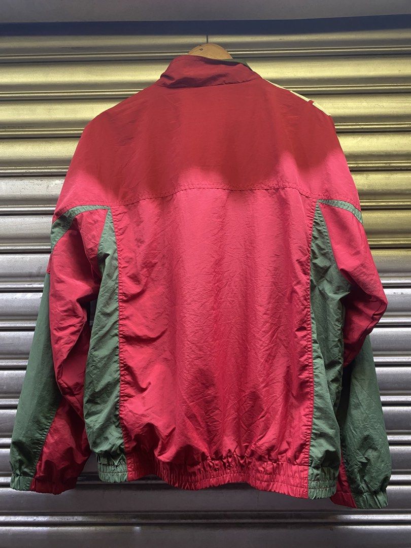 SUPREME FW19 track jacket (Category: Coats, Jackets and Outerwear) located in Manila. Submitted by butch_thriftgoods0213 (Listing ID 1465580961, Image 2). Description: FOR SALE SUPREME FW19 shoulder logo jacket nylon very good condition no issues xl size.