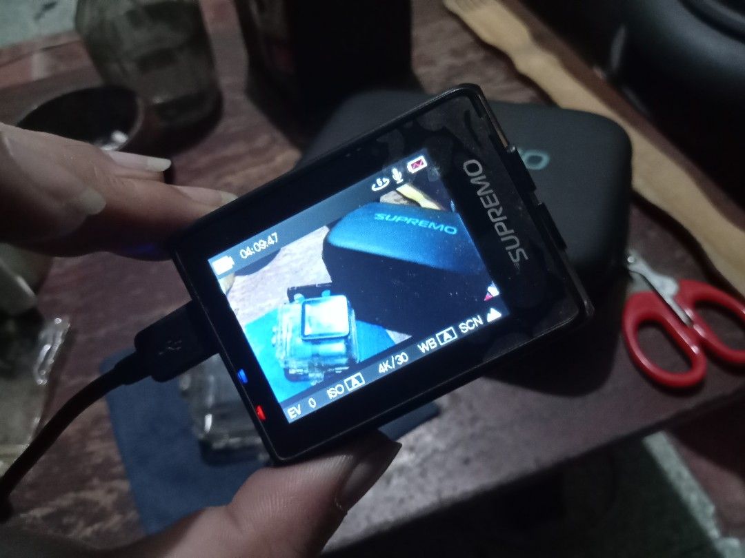 Supremo Conquest Action Camera Full Bundle (Category: Video Cameras) located in Quezon City. Submitted by carol.legaspi29 (Listing ID 1465663436, Image 3). Description: - Supremo Conquest Action Camera (4K at 30fps, 20MP photos) - Fully tested and 100% working condition - Includes waterproof housing, protective carry case, and remote control - Powered up with 2 batteries and a convenient dual battery charger - Packed with tons of mounting accesso
