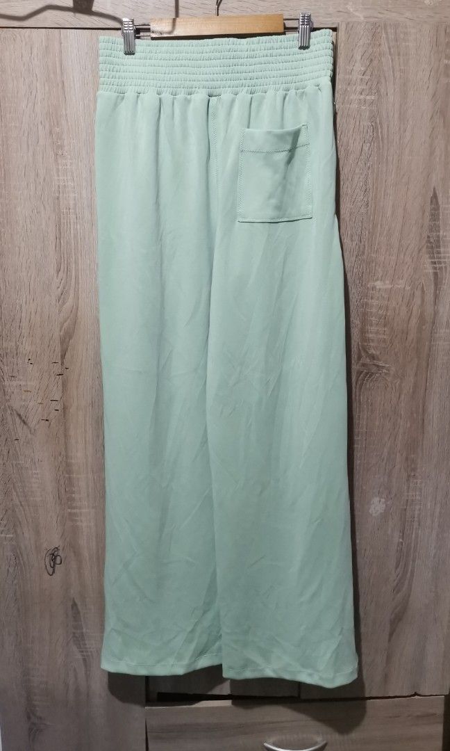 Swestty Betty track pants (Category: Other Bottoms) located in San Pedro. Submitted by thriftersthrift (Listing ID 1465583415, Image 3). Description: Waistline (inches) :28 Length(inches) :42 Good condition Already wash Color rate : 10 /10 🌵ALL ITEMS ARE FROM UKAY BALE SO MANAGE YOUR EXPECTATION 🌵 ASK SELLER FOR MORE INFORMATION COLOR MAY CHANGE TRU LIGHTING.
