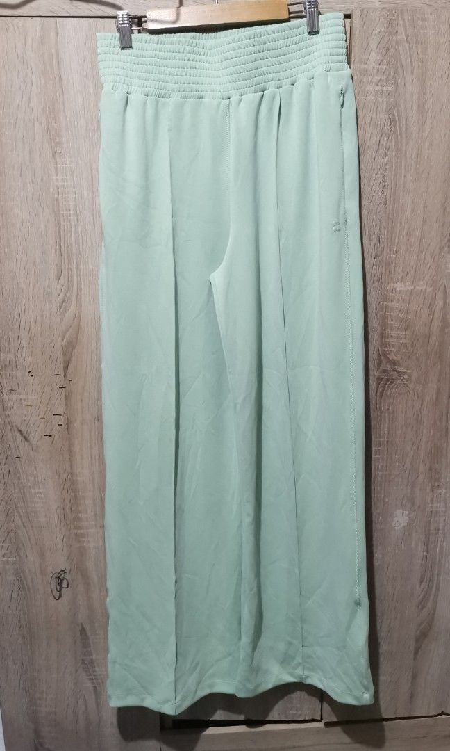 Swestty Betty track pants (Category: Other Bottoms) located in San Pedro. Submitted by thriftersthrift (Listing ID 1465583415, Image 2). Description: Waistline (inches) :28 Length(inches) :42 Good condition Already wash Color rate : 10 /10 🌵ALL ITEMS ARE FROM UKAY BALE SO MANAGE YOUR EXPECTATION 🌵 ASK SELLER FOR MORE INFORMATION COLOR MAY CHANGE TRU LIGHTING.