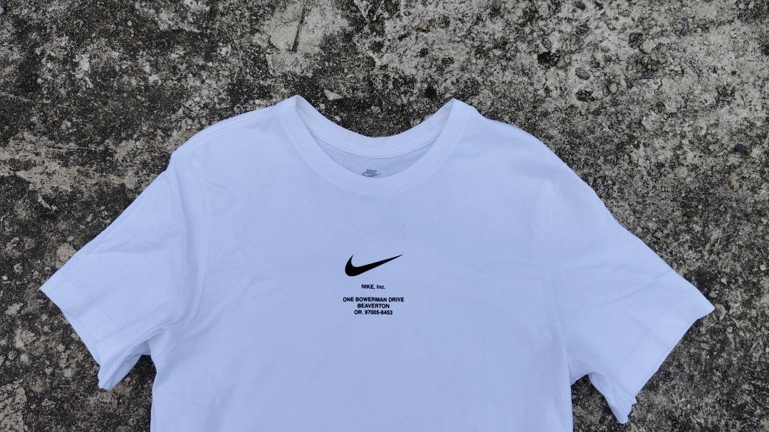 Swoosh by Nike tee (Category: Formal Shirts) located in Mati. Submitted by gsthrift (Listing ID 1465670324, Image 3). Description: size Large on tag Length 30 Width 19.