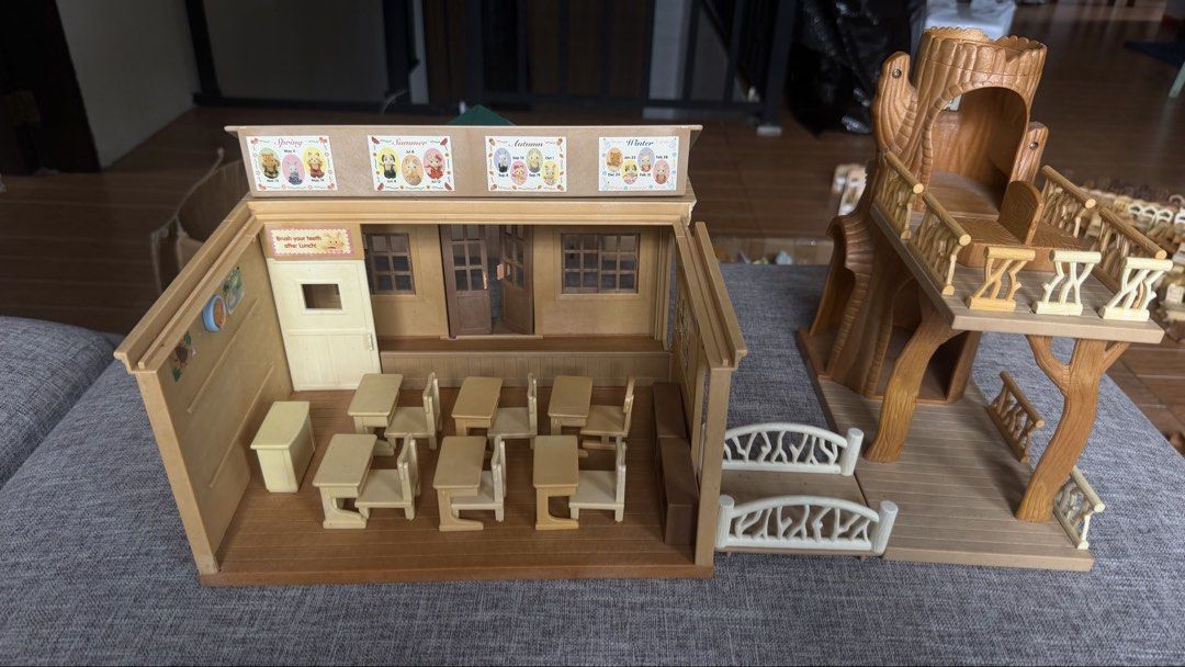 Sylvanian Families Forest School (Category: Kids Toys) located in Quezon City. Submitted by charleystoystore (Listing ID 1465699316, Image 2). Description: What you see is what you get Can ship all over the phil. Courier: FLASH/JNT/Lalamove Mop: Gcash Location: North caloocan.