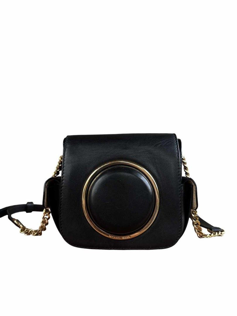 Taylor Swift’s Michael Kors Camera Bag (Category: Luxury Bags & Wallets) located in Angono. Submitted by wanderlustfashionista (Listing ID 1465700859, Image 1). Description: 🌸Authentic Japan Pre-loved Michael Kors Bag 👜This is a cute bag ! This is exactly the same with Taylor Swift’s MK blue camera bag. 💓Complete with strap and ordinary dust bag ✨Minimal unnoticeable flaws 🫶🏻RFS: I have the blue one already 🏷️Price is negotiable .