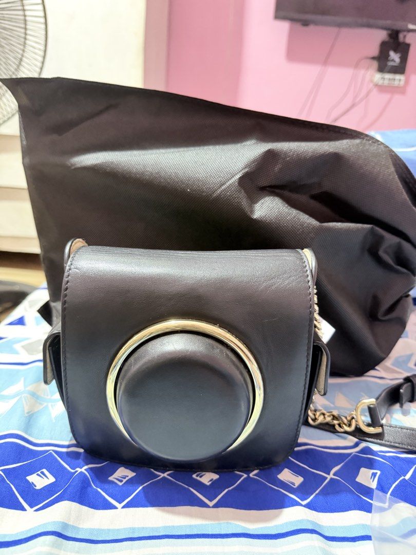 Taylor Swift’s Michael Kors Camera Bag (Category: Luxury Bags & Wallets) located in Angono. Submitted by wanderlustfashionista (Listing ID 1465700859, Image 2). Description: 🌸Authentic Japan Pre-loved Michael Kors Bag 👜This is a cute bag ! This is exactly the same with Taylor Swift’s MK blue camera bag. 💓Complete with strap and ordinary dust bag ✨Minimal unnoticeable flaws 🫶🏻RFS: I have the blue one already 🏷️Price is negotiable .