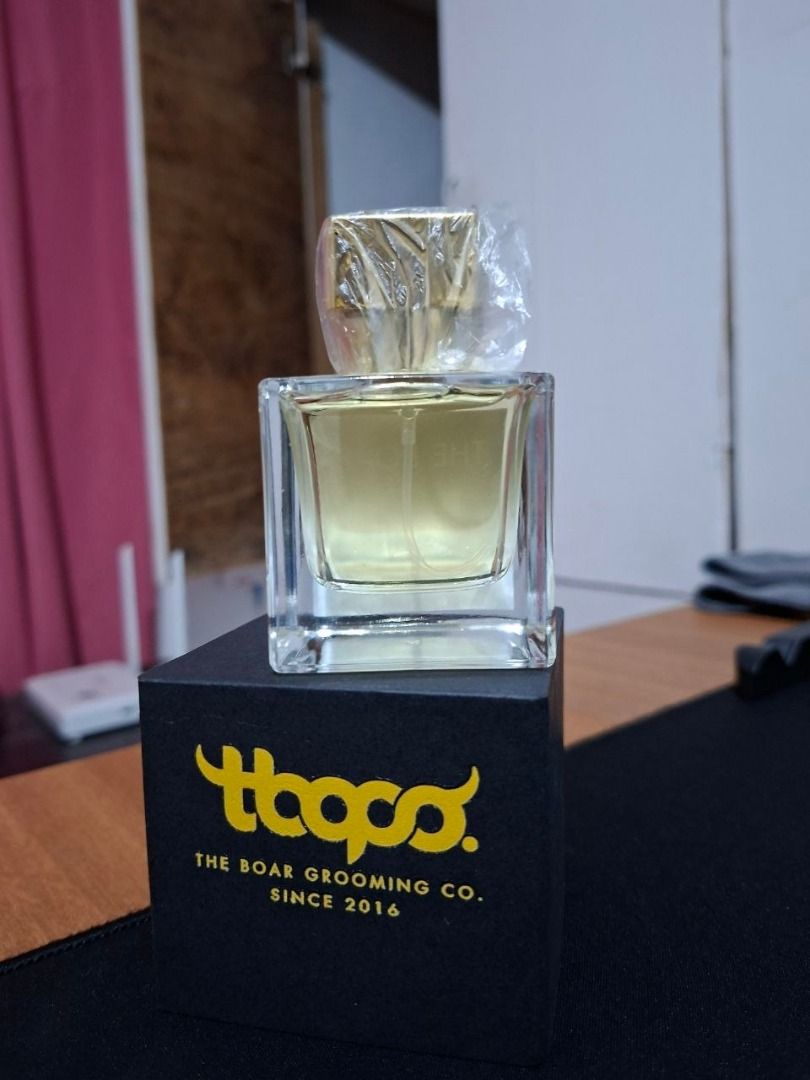 TBGCo Crowned in Cream (Category: Fragrance & Deodorants) located in Indang. Submitted by exklybr (Listing ID 1465695456, Image 2). Description: Crowned in Cream 🍪 🍍 🧂 (Cookies & Cream + Vanilla + Ambergris + Aventus (Captivate 2022) It opens with cookies and cream, front and center. Cold vanilla ice cream and dark wafer crushed together; milky, sweet, a little powdery, the kind of smell that makes you close your eyes. Then the Aventus cuts th