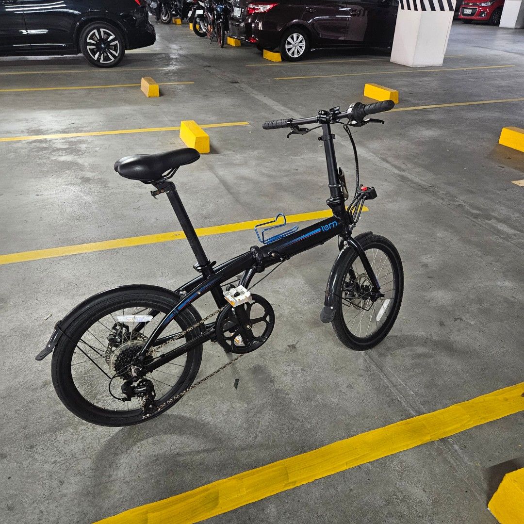 Tern Folding B8 Bicycle 8-Speed (Category: Bicycles) located in Taguig. Submitted by noblerabbit.c3b5a8 (Listing ID 1465640901, Image 3). Description: Selling my Tern 20" B8 folding bike, in good overall condition and ready to ride. Ideal for daily commute, condo living, weekend rides, errands, and bringing in the car. 🔧 Specs / Features Tern folding bike 20" wheels 8-speed Shimano Revoshift Front & rear disc brakes Aluminum folding frame Front 