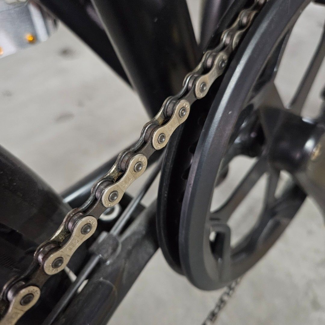 Tern Folding B8 Bicycle 8-Speed (Category: Bicycles) located in Taguig. Submitted by noblerabbit.c3b5a8 (Listing ID 1465640901, Image 2). Description: Selling my Tern 20" B8 folding bike, in good overall condition and ready to ride. Ideal for daily commute, condo living, weekend rides, errands, and bringing in the car. 🔧 Specs / Features Tern folding bike 20" wheels 8-speed Shimano Revoshift Front & rear disc brakes Aluminum folding frame Front 
