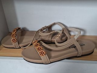 (Category: ) located in . Submitted by sishefashion (Listing ID 1465613542, Image 1). Description: .